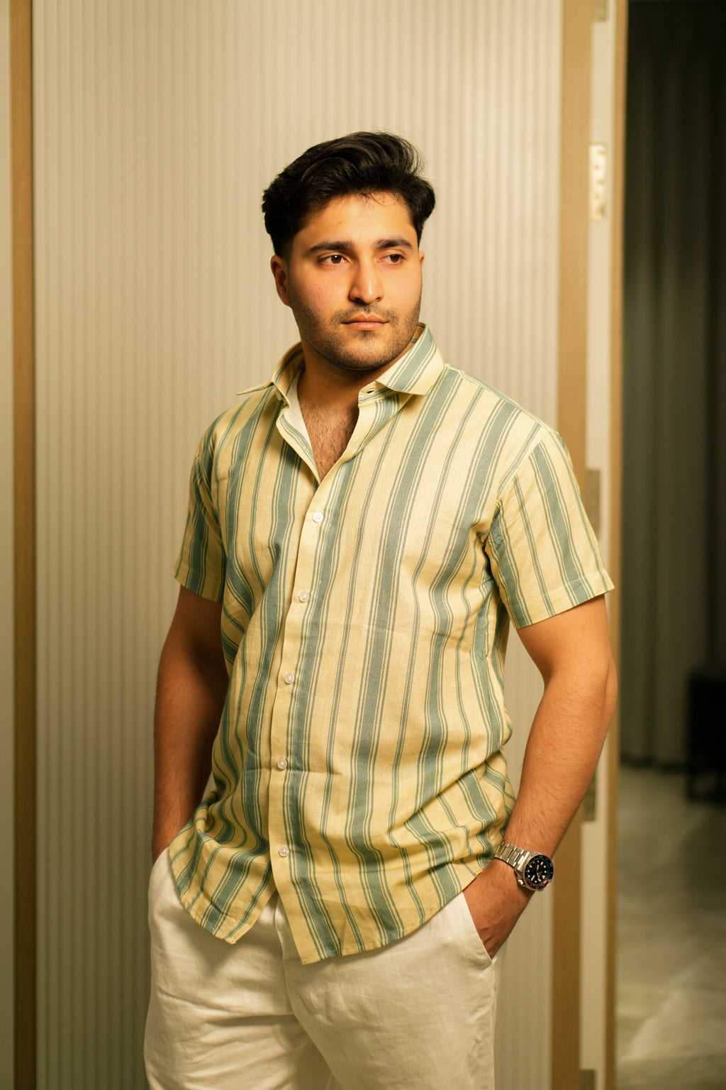 THE CLASSIC BLUE STRIPED SHIRT