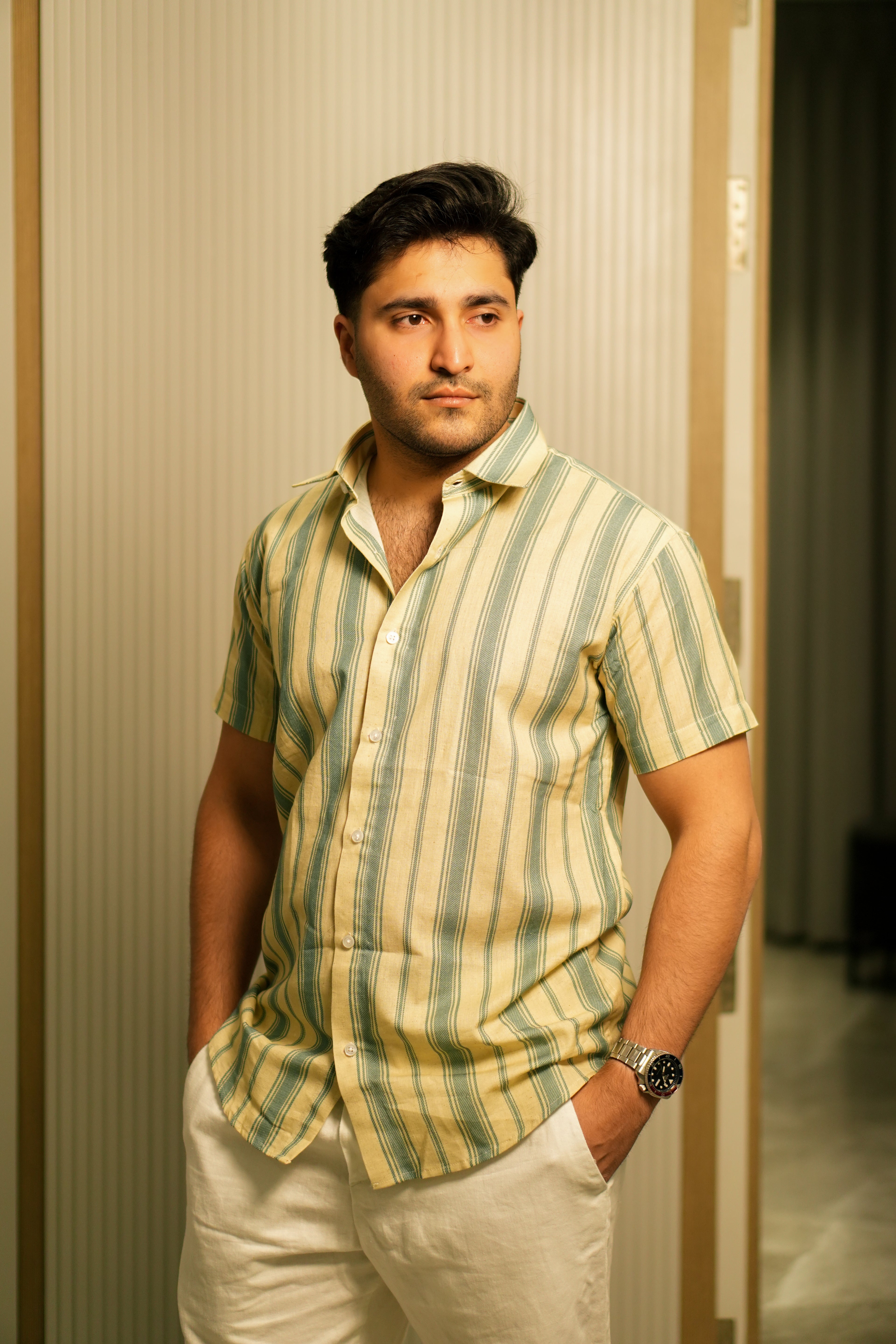 THE CLASSIC BLUE STRIPED SHIRT